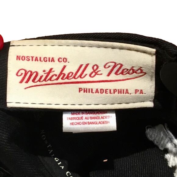 Chicago Bulls Mitchell & Ness Adjustable Snapback Hat - Picture 6 of 8